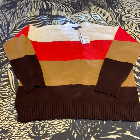 Color Block Sweater - Picture 2 of 3
